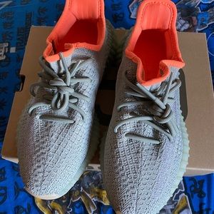 ❌SOLD-OUT❌!Orginal yeezy shoes worn twice good as new